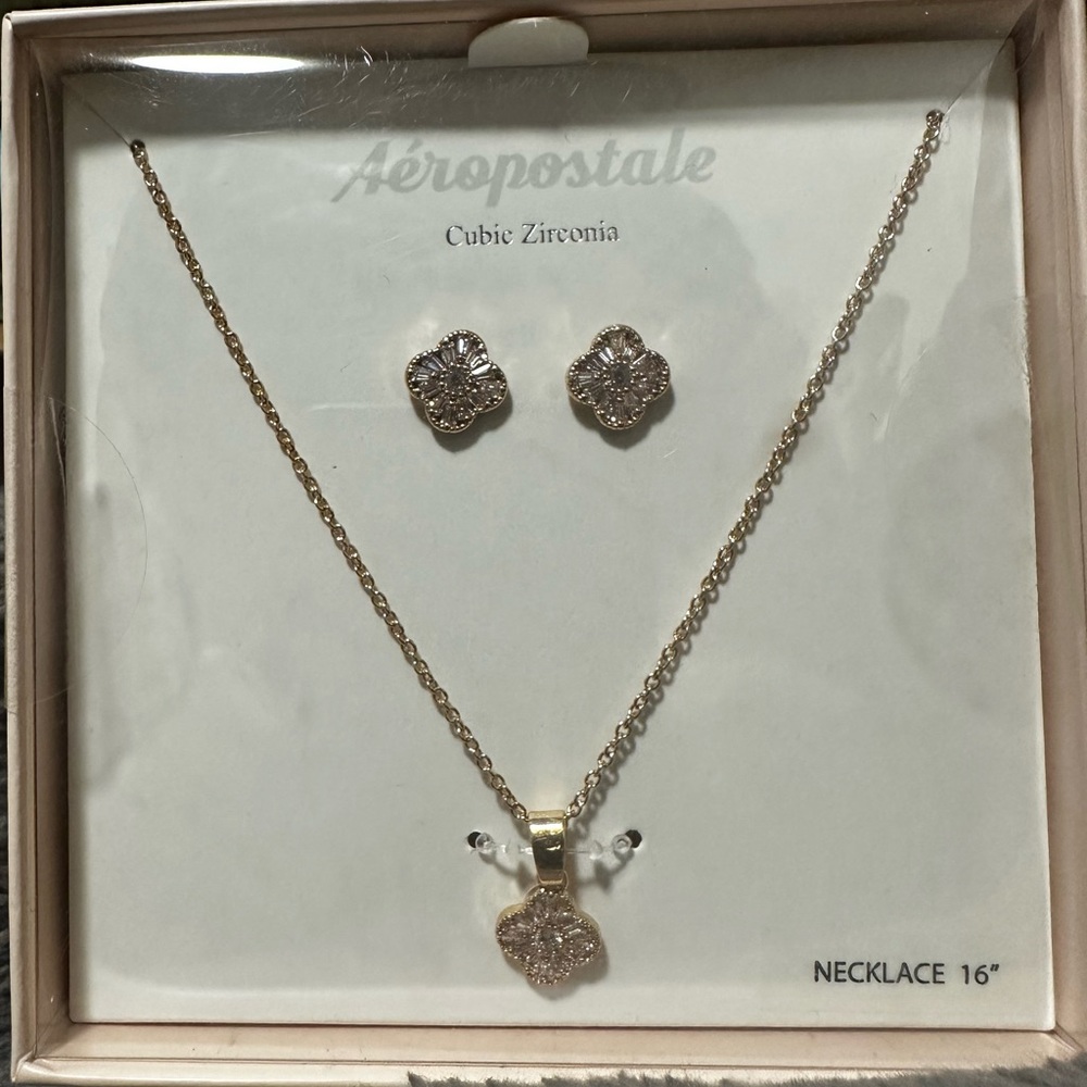 Aeropostale Flower Necklace and Earring Set